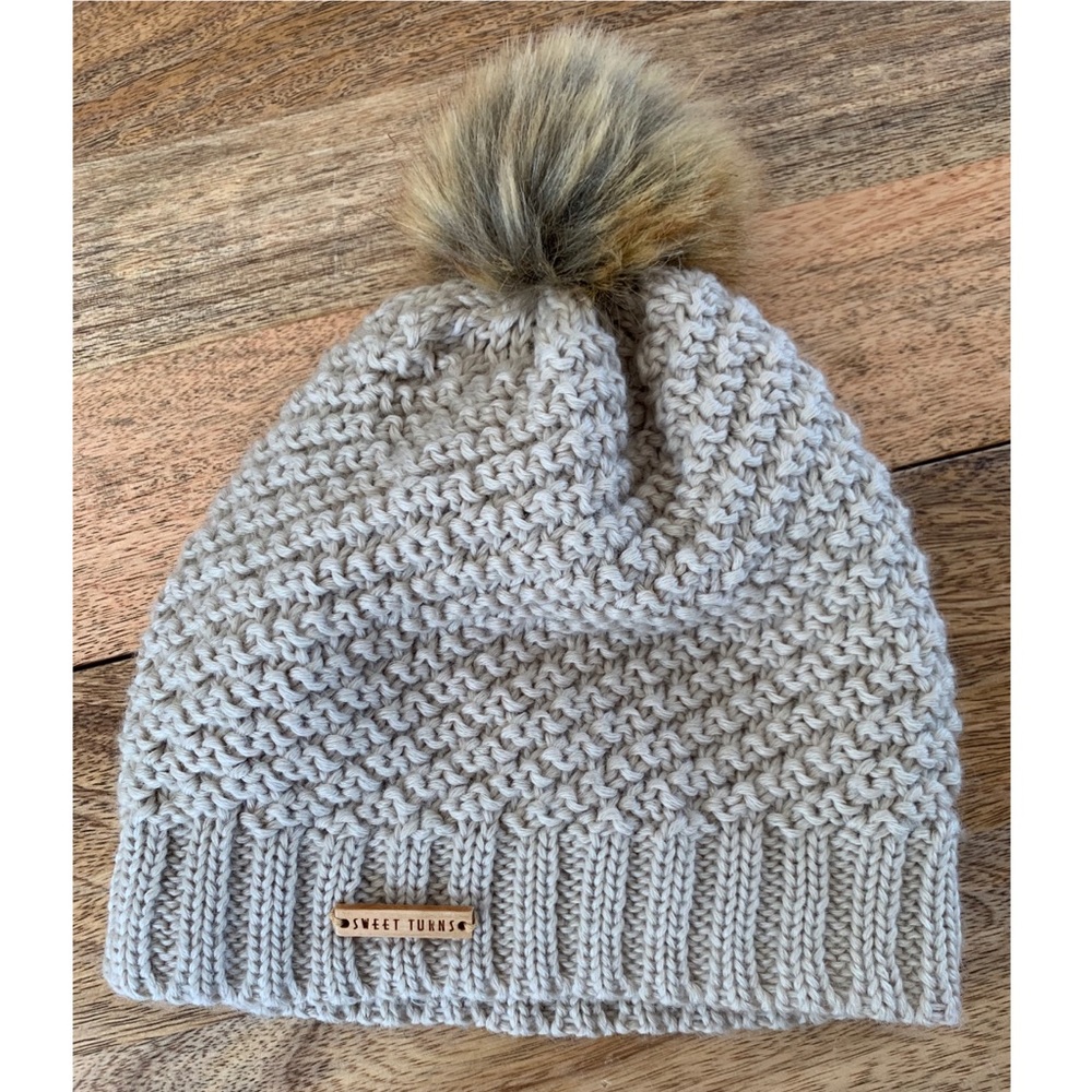 Pom Pom Beanie